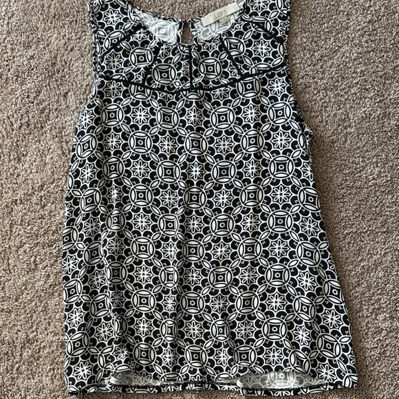 LOFT Tops - LOFT Monochrome Floral Sleeveless Blouse